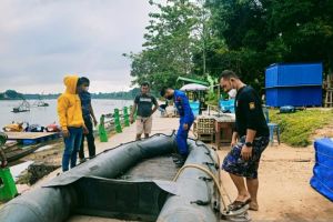 Perahu Karet Ditpolairud Disiagakan di Danau Sipin