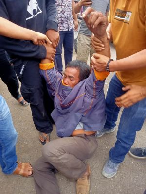 Terciduk Cabuli Anak di Bawah Umur, Pria Paruh Baya di Merangin Diamuk Massa
