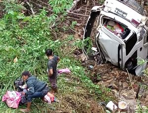 Mobil Pemudik Terjun ke Jurang di Muara Emat Kerinci