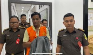 Kejari Tanjab Barat Tahan Mantan Kades Tanjung Benanak Diduga Korupsi Dana Desa hingga Rp900 Juta
