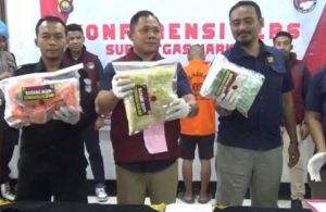 4,99 Kg Sabu dan 4.582 Butir Ekstasi Senilai Rp7,7 Miliar Diamankan Dari Tangan Kurir Asal Sumsel