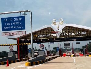Ribuan Kendaraan Padati Jalan Tol Trans Sumatera 
